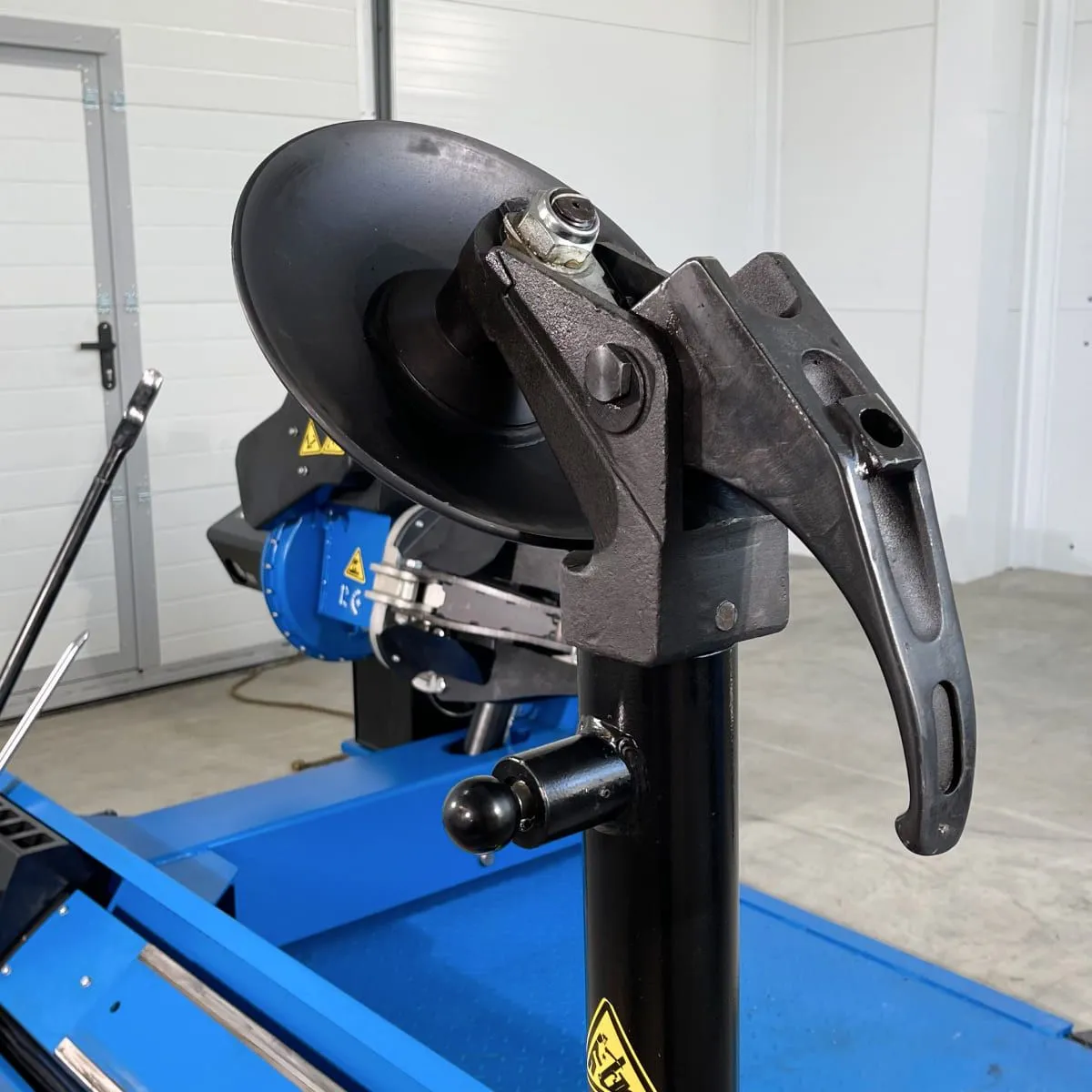 Грузовой шиномонтажный станок ГШС-516К