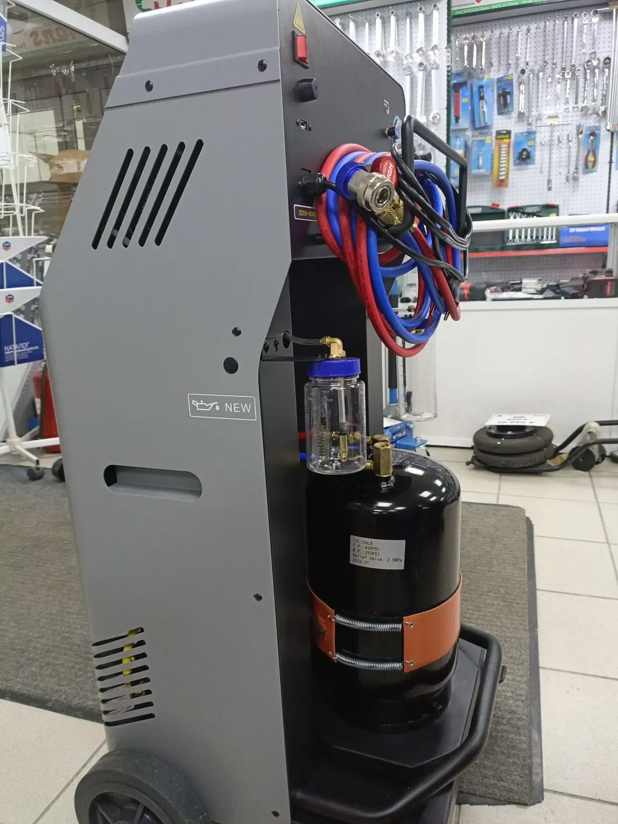 Автоматическая установка для заправки и обслуживания автокондиционеров AC721