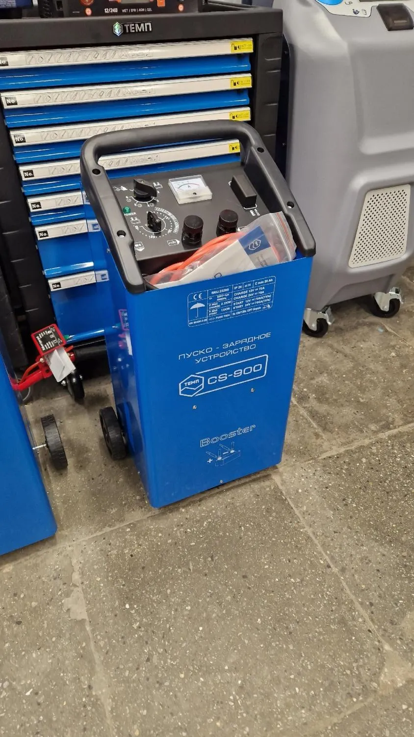 Пуско-зарядное устройство 700А, 12/24В, 220В TEMP CS-900